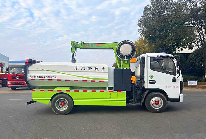 東風(fēng)5方清淤車(chē)（帶液壓機(jī)械手）